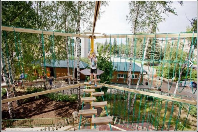 Corde de terrain de jeux en PET ou en PP à 6 brins de 16 mm, combinée à l'extérieur, destinée à l'escalade 12