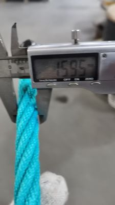 Corde combinée polyester avec âme en acier de 16 mm pour l'escalade sur aire de jeux, longueur personnalisable et résistance chimique