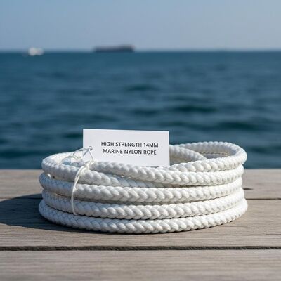 Corde en nylon de haute résistance de 14 mm de diamètre marine de grade 3 pour les lignes de bateau et de quai