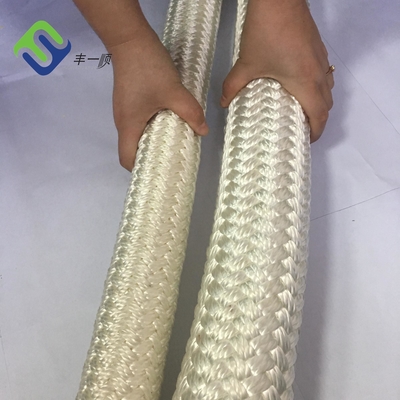 Le double de preuve d'usage a tressé amarrer la corde en nylon de polyamide blanc de corde