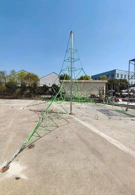 Terrain de jeu extérieur montant résistant UV de 4mx4m de corde nette de pyramide pour des enfants